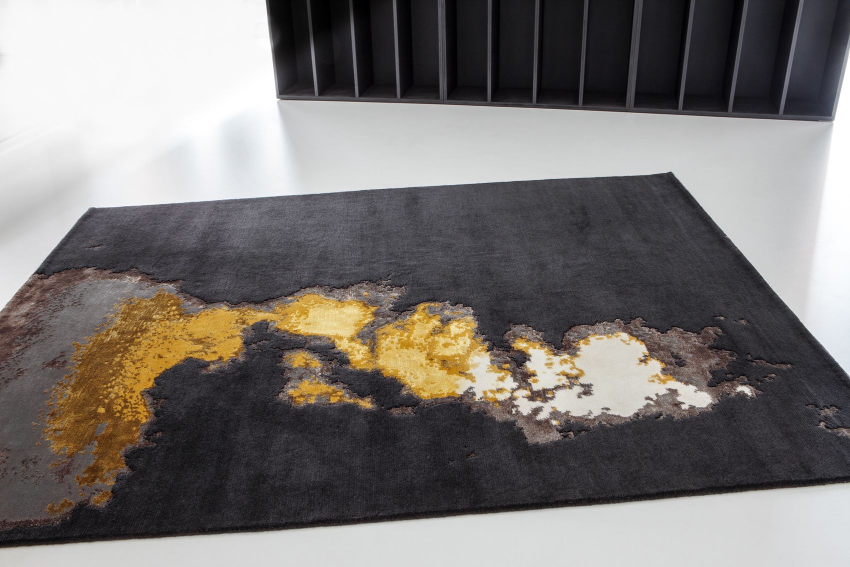 Behind Or d'Ambre — Serge Lesage Rug Collection